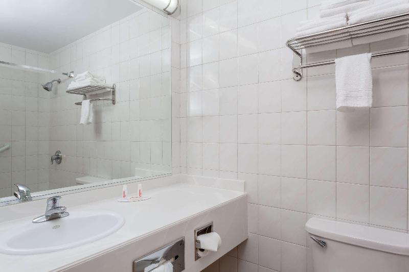 Days Inn by Wyndham Woodbury Long Island - Oda