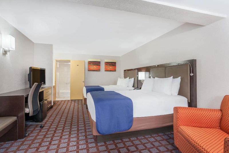 Days Inn by Wyndham Woodbury Long Island - Oda
