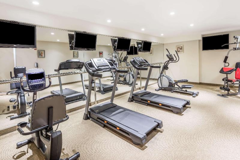 Ramada by Wyndham Flushing Queens - Aktivite