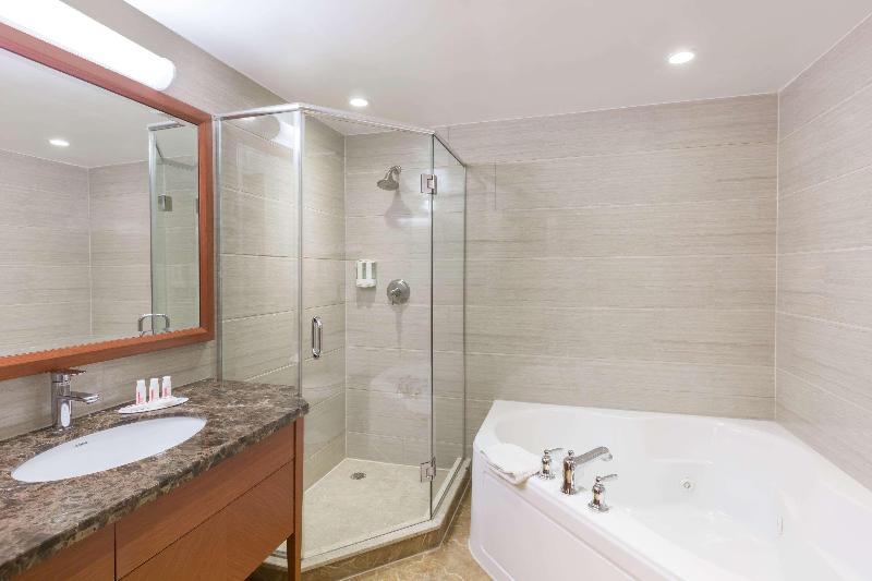 Ramada by Wyndham Flushing Queens - Oda
