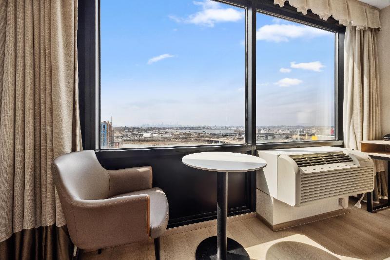 Ramada by Wyndham Flushing Queens - Oda