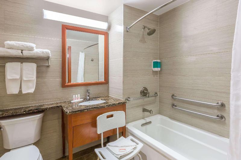 Ramada by Wyndham Flushing Queens - Oda