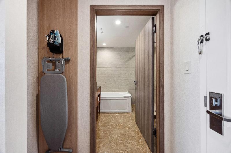 Ramada by Wyndham Flushing Queens - Oda