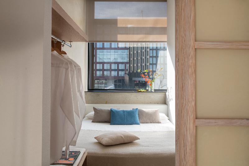 Eric Vokel Amsterdam Suites - Oda