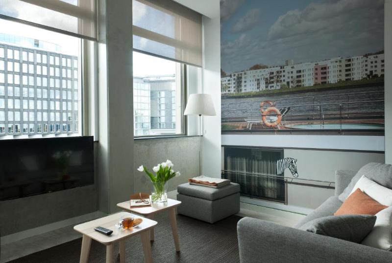 Eric Vokel Amsterdam Suites - Oda