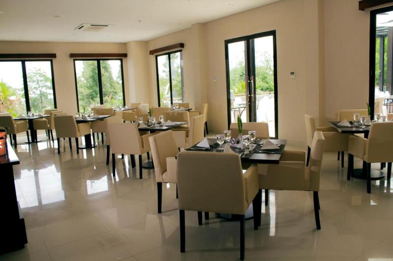 Padjadjaran Suites Resort & Convention Hotel - Restoran