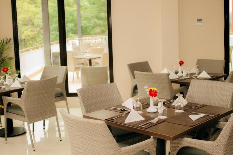 Padjadjaran Suites Resort & Convention Hotel - Restoran