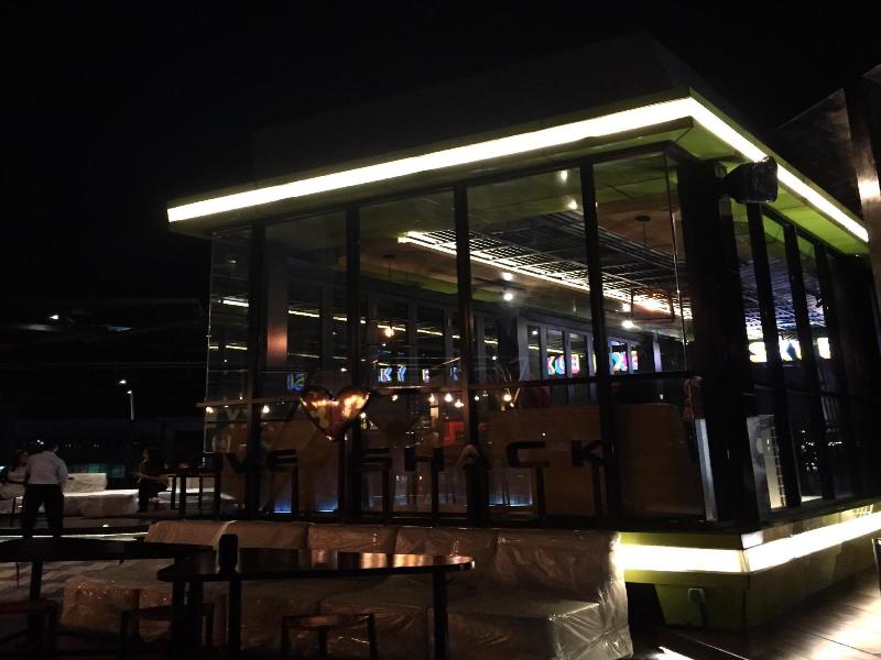MAXONE Tidar Surabaya - Bar