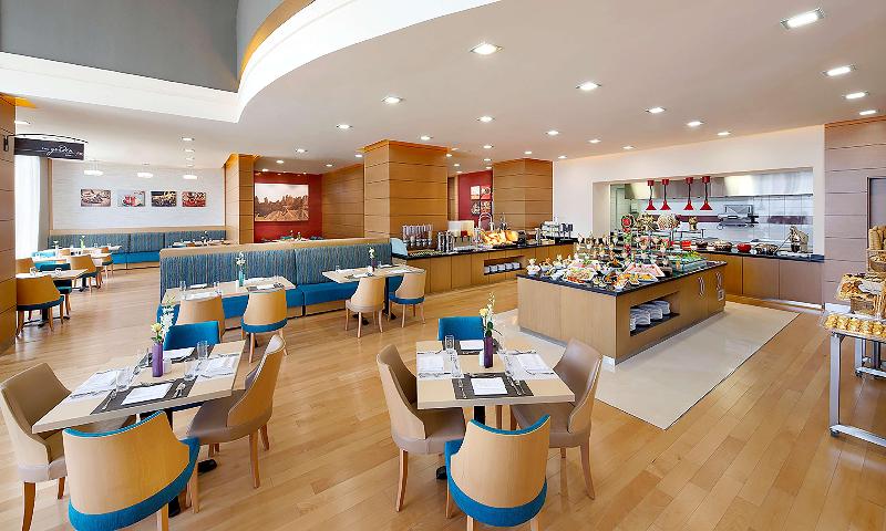 Hilton Garden Inn Tabuk - Restoran