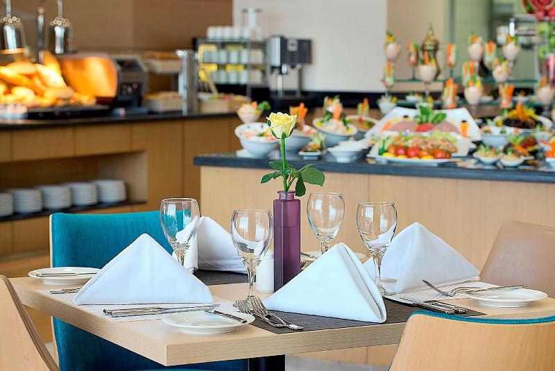 Hilton Garden Inn Tabuk - Restoran