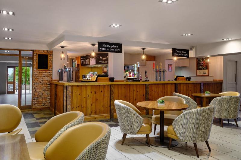 Delta Hotels Marriott Breadsall Priory CountryClub - Bar
