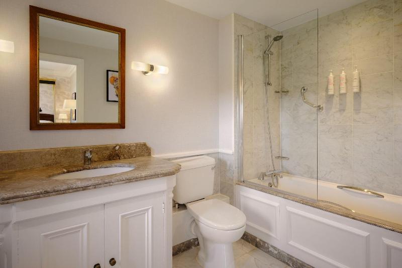 Delta Hotels Marriott Breadsall Priory CountryClub - Oda