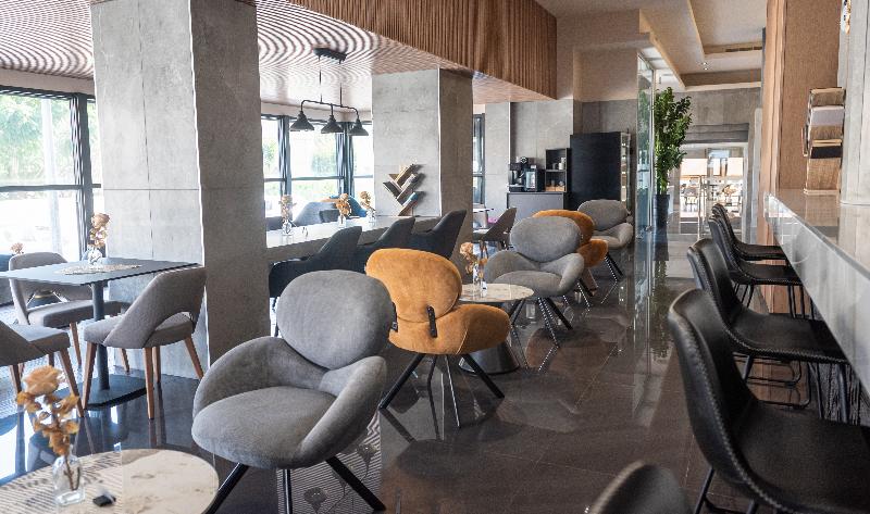 Rise Hotel - Lobi