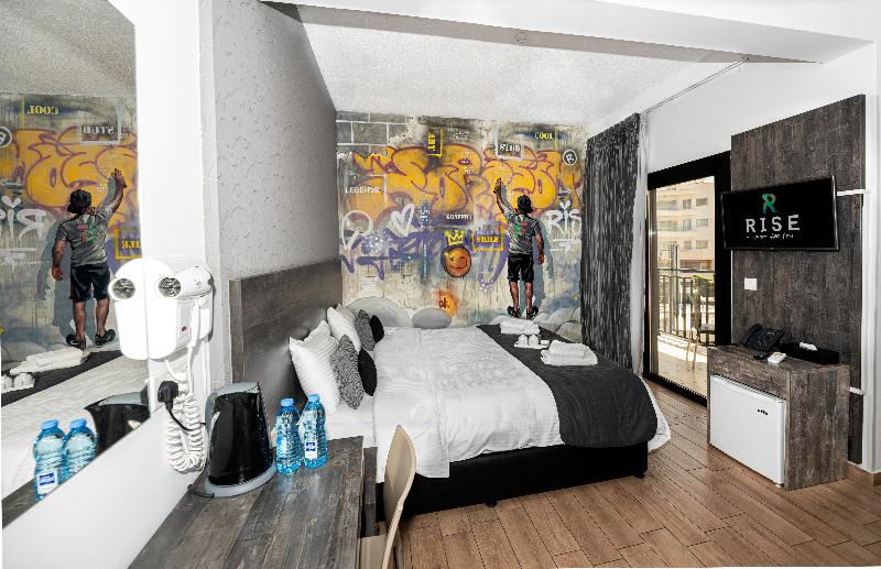 Rise Hotel - Oda