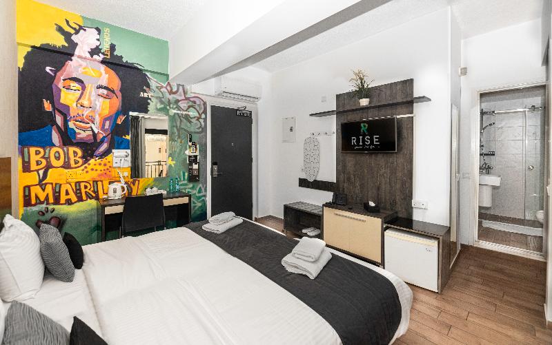 Rise Hotel - Oda