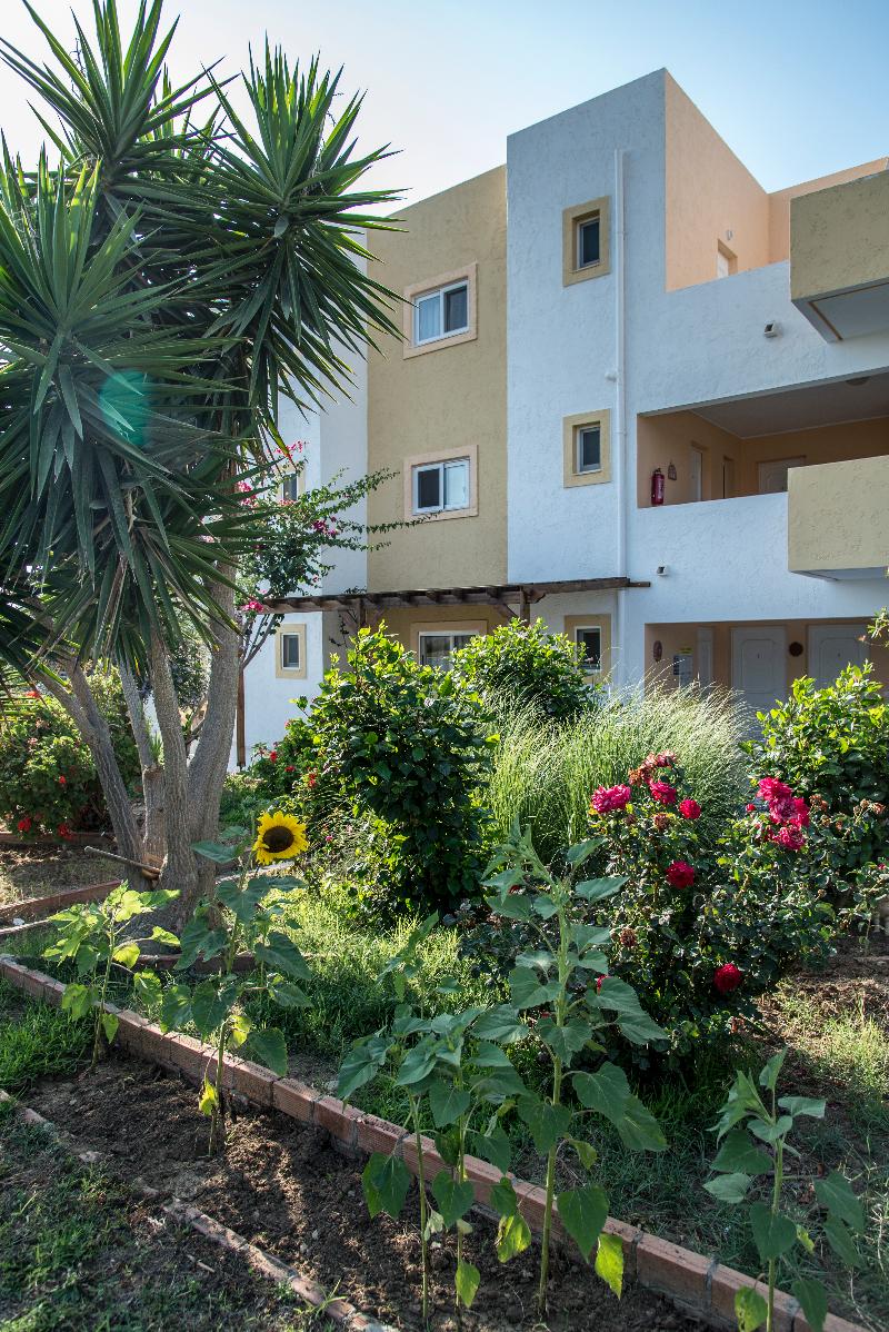 Byron Apartments - Lobi