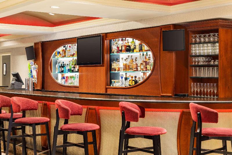Viana Hotel & Spa Trademark Collection by Wyndham - Bar