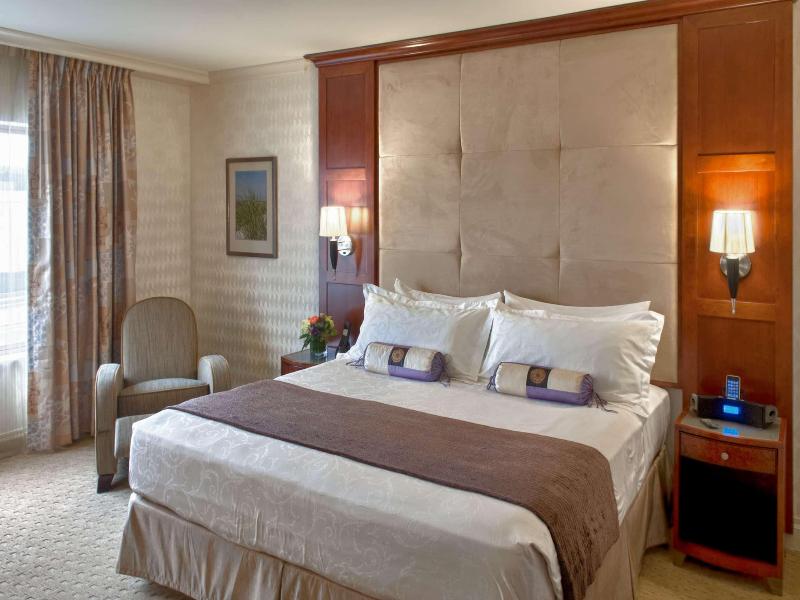 Viana Hotel & Spa Trademark Collection by Wyndham - Oda