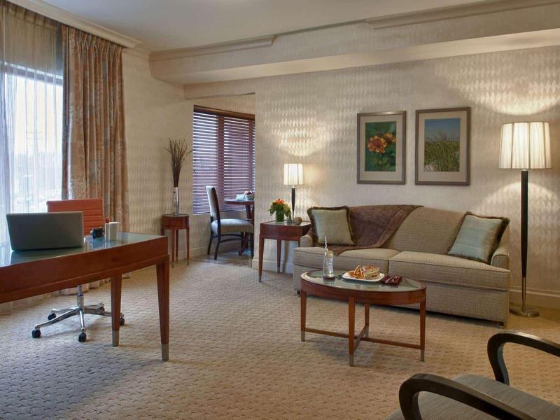 Viana Hotel & Spa Trademark Collection by Wyndham - Oda