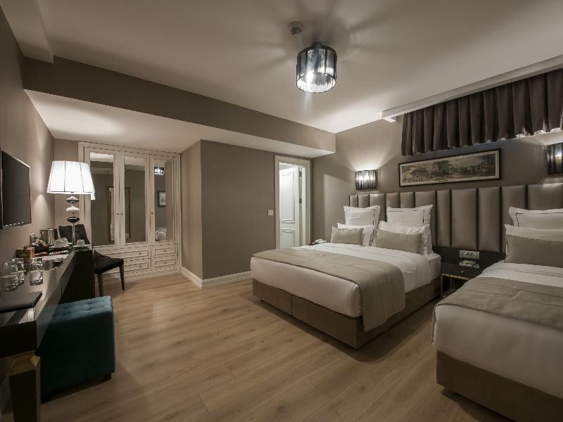 Le Petit Palace Hotel - Oda