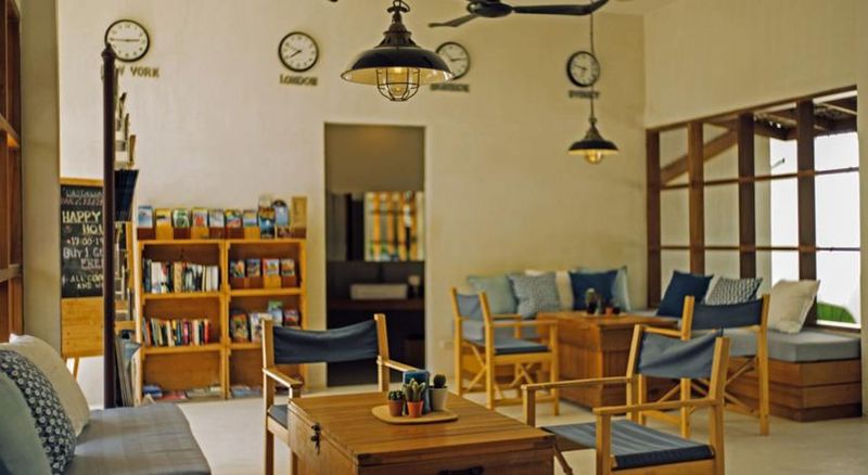 Escape Beach Resort - Lobi