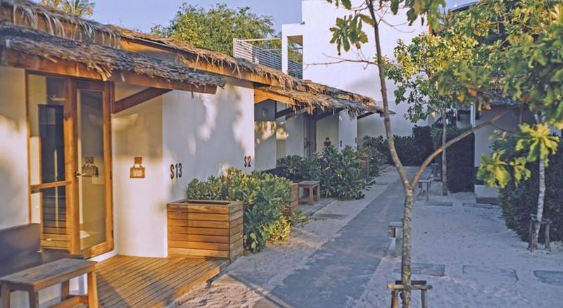 Escape Beach Resort - Genel