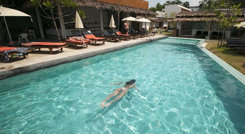 Escape Beach Resort - Genel