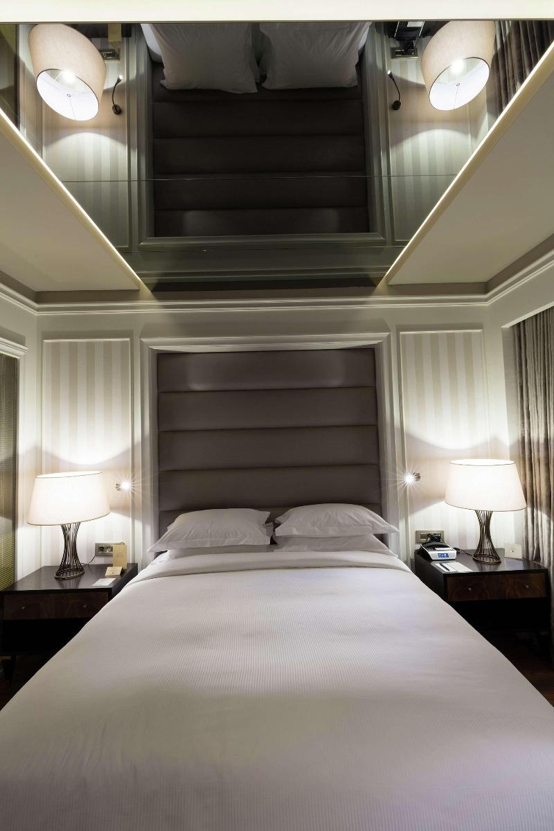 Doubletree By Hilton Izmir Airport - Oda
