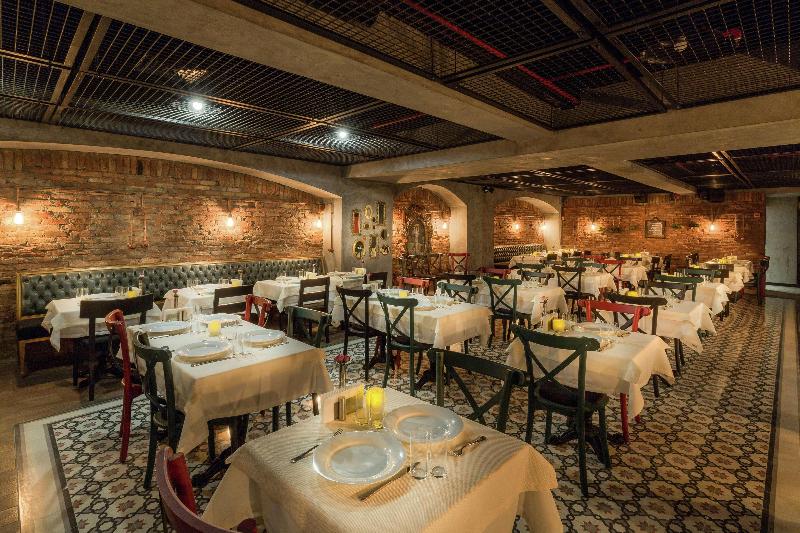 Doubletree By Hilton Izmir Airport - Restoran
