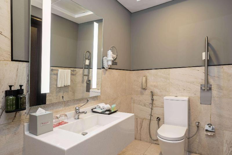 Ramada By Wyndham Dubai Barsha Heights Ex AurisInn - Oda