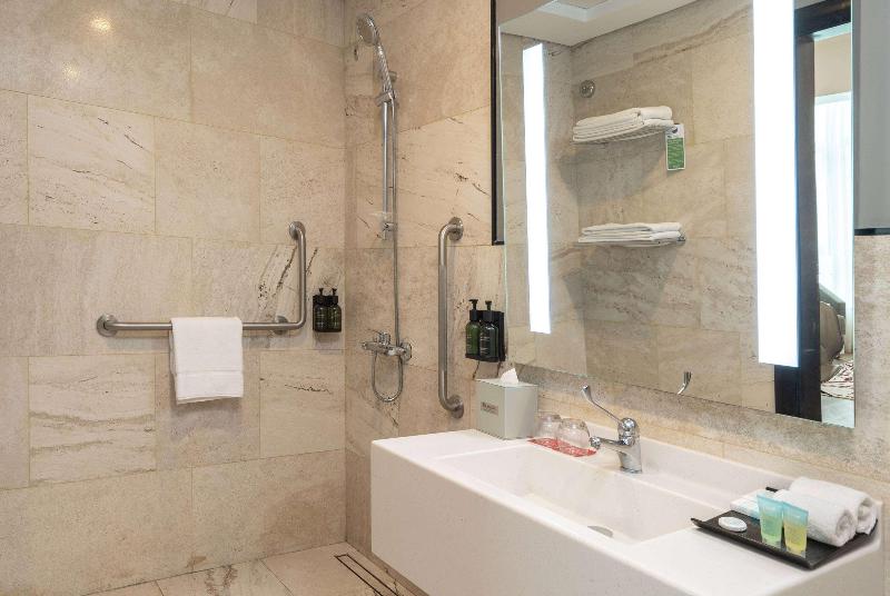 Ramada By Wyndham Dubai Barsha Heights Ex AurisInn - Oda