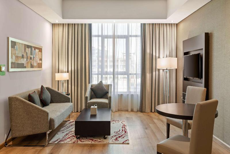 Ramada By Wyndham Dubai Barsha Heights Ex AurisInn - Oda