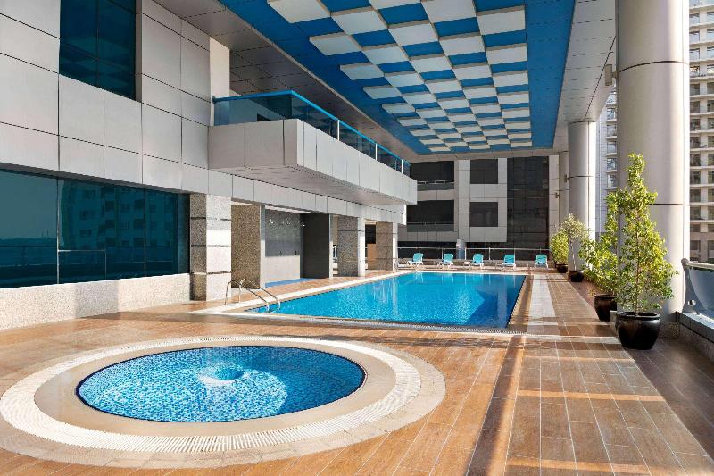 Ramada By Wyndham Dubai Barsha Heights Ex AurisInn - Havuz