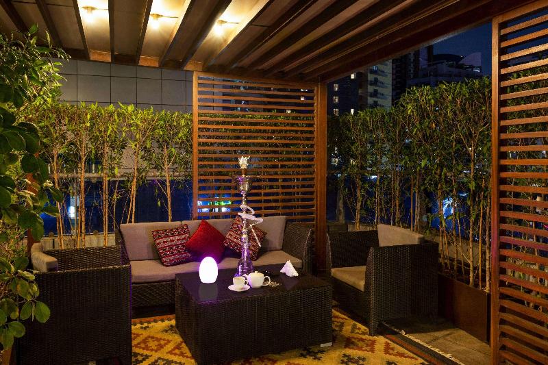 Ramada By Wyndham Dubai Barsha Heights Ex AurisInn - Restoran