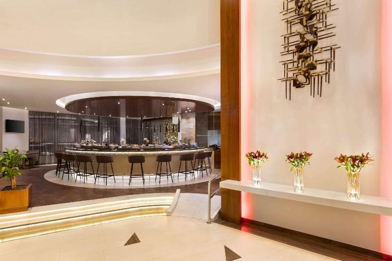 Ramada By Wyndham Dubai Barsha Heights Ex AurisInn - Restoran