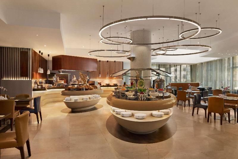 Ramada By Wyndham Dubai Barsha Heights Ex AurisInn - Restoran