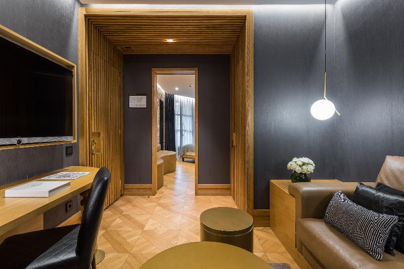 Monument Hotel - Oda