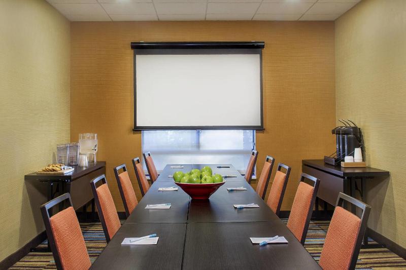 Fairfield Inn & Suites Bridgewater Branchburg/Some - Toplantı