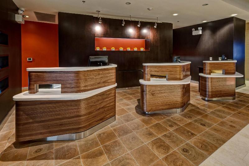 Courtyard Westbury Long Island - Lobi