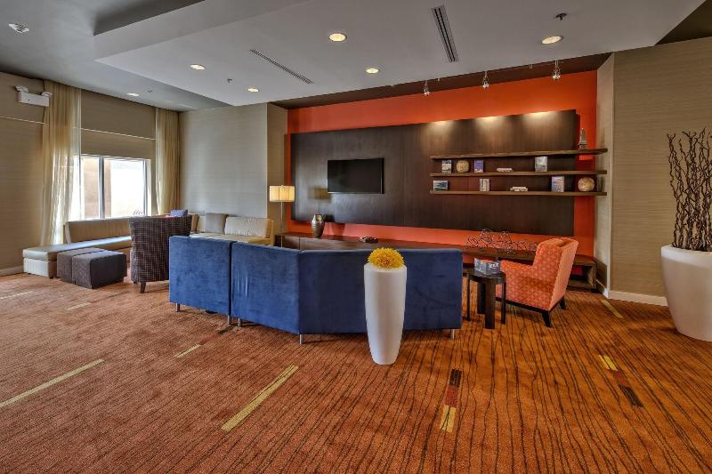 Courtyard Westbury Long Island - Lobi