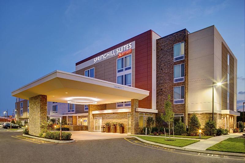 SpringHill Suites Carle Place Garden City - Genel