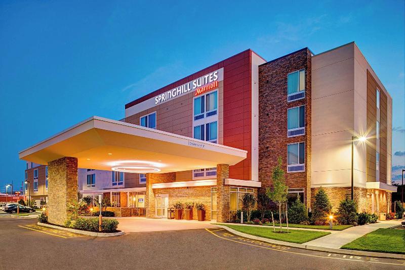 SpringHill Suites Carle Place Garden City - Genel