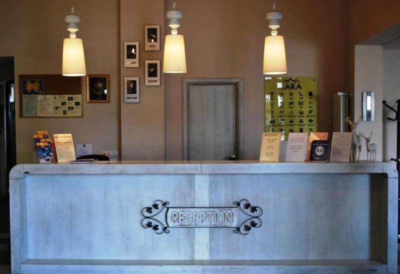Zara Hotel - Lobi