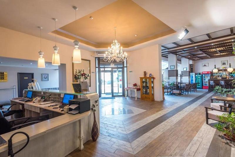 Zara Hotel - Lobi
