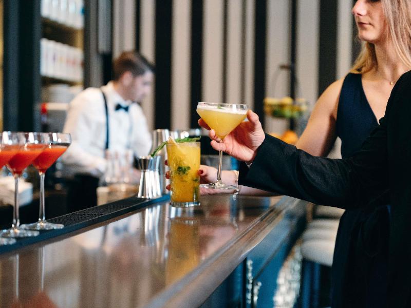 Cures Marines Hotel ThalassoSpa Trouville MGallery - Bar