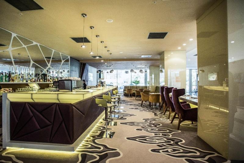 Ramada Plaza Craiova - Bar