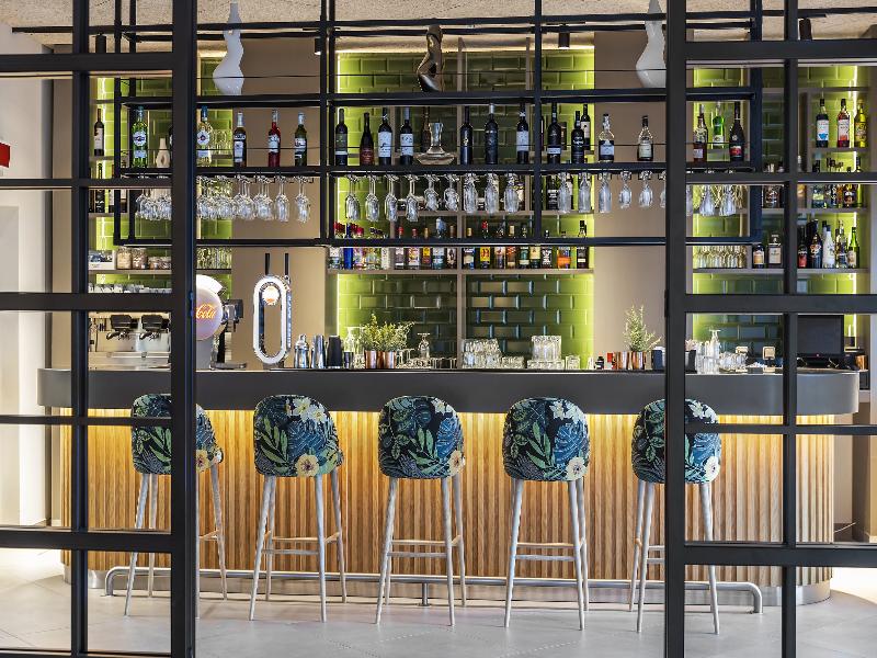 The Patio Suite Hotel - Bar