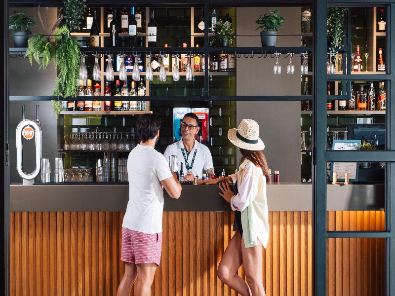 The Patio Suite Hotel - Bar