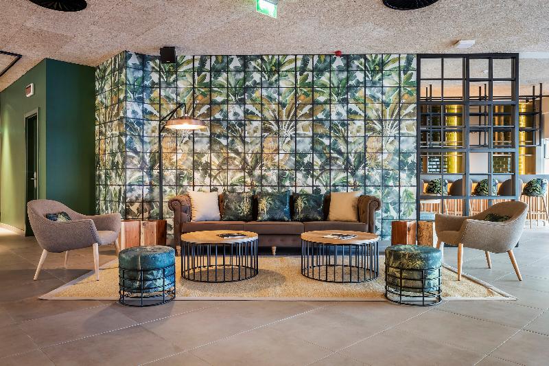 The Patio Suite Hotel - Lobi