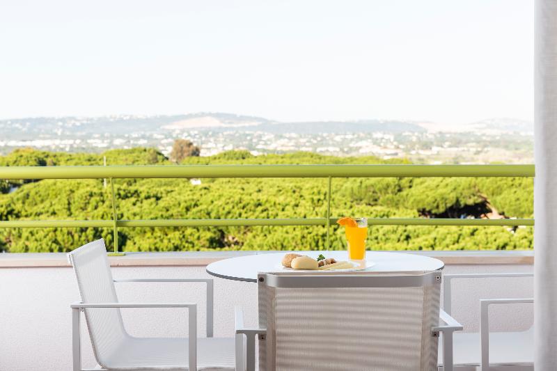 The Patio Suite Hotel - Oda